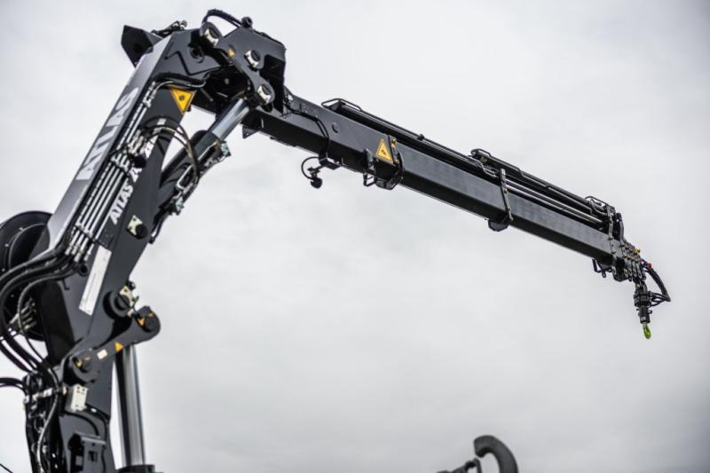 MAN TGS 35.520 BL - ATLAS 240.2E - Horgos rakodó teherautó, Darus autó: 4 kép. MAN TGS 35.520 BL - ATLAS 240.2E - Horgos rakodó teherautó, Darus autó: 4 kép.