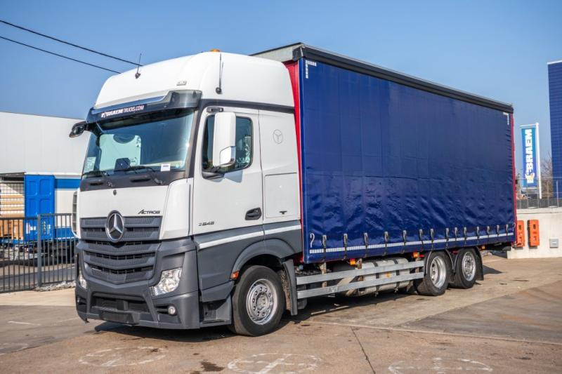Mercedes ACTROS 2645 L - Ponyvás teherautó: 1 kép. Mercedes ACTROS 2645 L - Ponyvás teherautó: 1 kép.