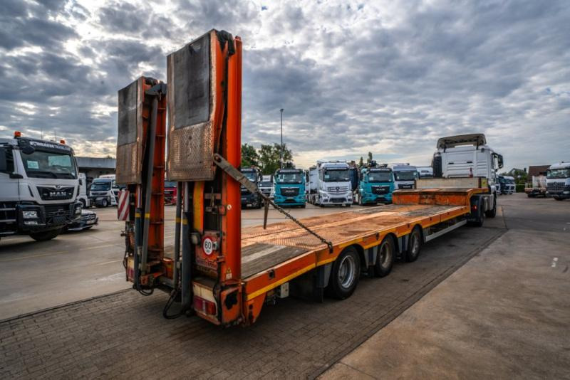 Nooteboom OSDS-41-03 - 51 250 KG - Félpótkocsi mélybölcsős: 4 kép. Nooteboom OSDS-41-03 - 51 250 KG - Félpótkocsi mélybölcsős: 4 kép.