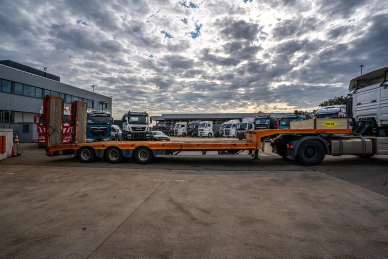 Nooteboom OSDS-41-03 - 51 250 KG - Félpótkocsi mélybölcsős: 3 kép. Nooteboom OSDS-41-03 - 51 250 KG - Félpótkocsi mélybölcsős: 3 kép.