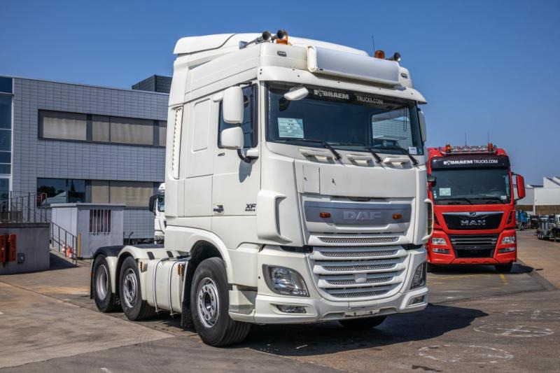 DAF XF 460-6X2-315 000 KM+ ADR - Nyergesvontató: 2 kép. DAF XF 460-6X2-315 000 KM+ ADR - Nyergesvontató: 2 kép.