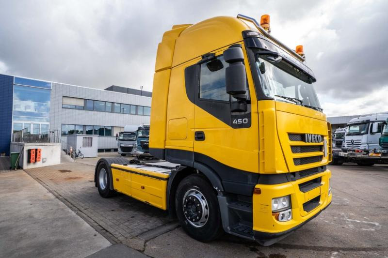 Iveco STRALIS 450-E5+KIPHYDR. - Nyergesvontató: 2 kép. Iveco STRALIS 450-E5+KIPHYDR. - Nyergesvontató: 2 kép.