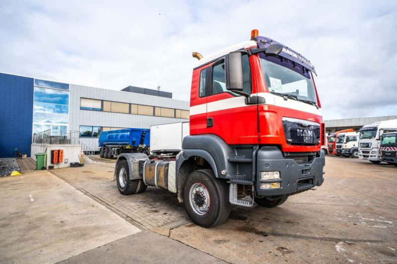 MAN TGS 18.440 BLS 4x4 (+cardan) - Nyergesvontató: 2 kép. MAN TGS 18.440 BLS 4x4 (+cardan) - Nyergesvontató: 2 kép.