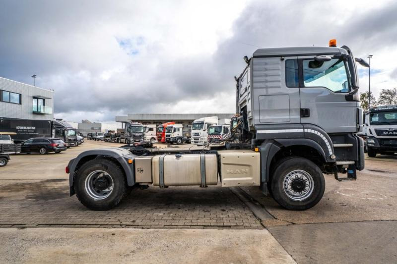 MAN TGS 18.480 BLS - 4X4 (Cardan) - Nyergesvontató: 3 kép. MAN TGS 18.480 BLS - 4X4 (Cardan) - Nyergesvontató: 3 kép.