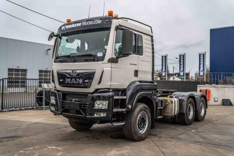 MAN TGS 33.500 BLS+BIG AXLES+KIPHYDR. - Nyergesvontató: 1 kép. MAN TGS 33.500 BLS+BIG AXLES+KIPHYDR. - Nyergesvontató: 1 kép.