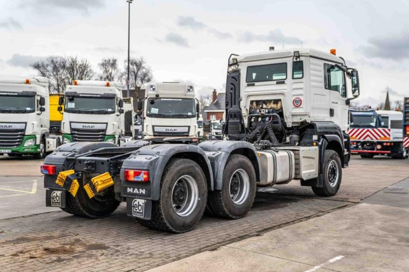MAN TGS 33.500 BLS+BIG AXLES+KIPHYDR. - Nyergesvontató: 4 kép. MAN TGS 33.500 BLS+BIG AXLES+KIPHYDR. - Nyergesvontató: 4 kép.
