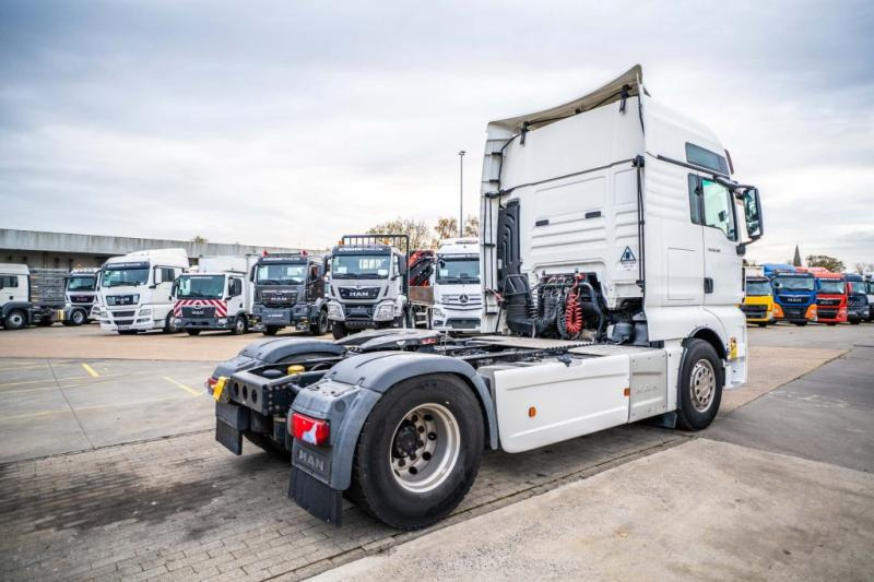 MAN TGX 18.460 BLS - Nyergesvontató: 4 kép. MAN TGX 18.460 BLS - Nyergesvontató: 4 kép.