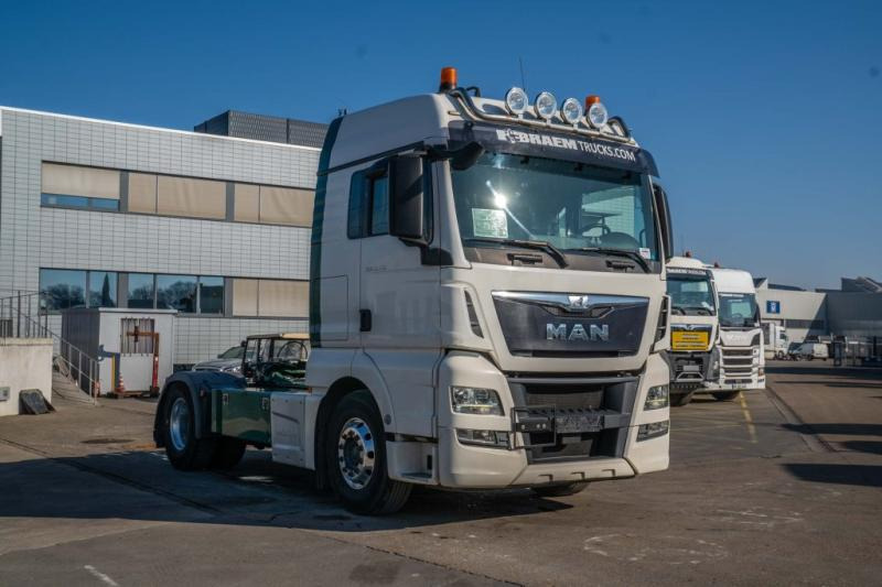 MAN TGX 18.460 XLX BLS -INTARDER-ADR - Nyergesvontató: 2 kép. MAN TGX 18.460 XLX BLS -INTARDER-ADR - Nyergesvontató: 2 kép.