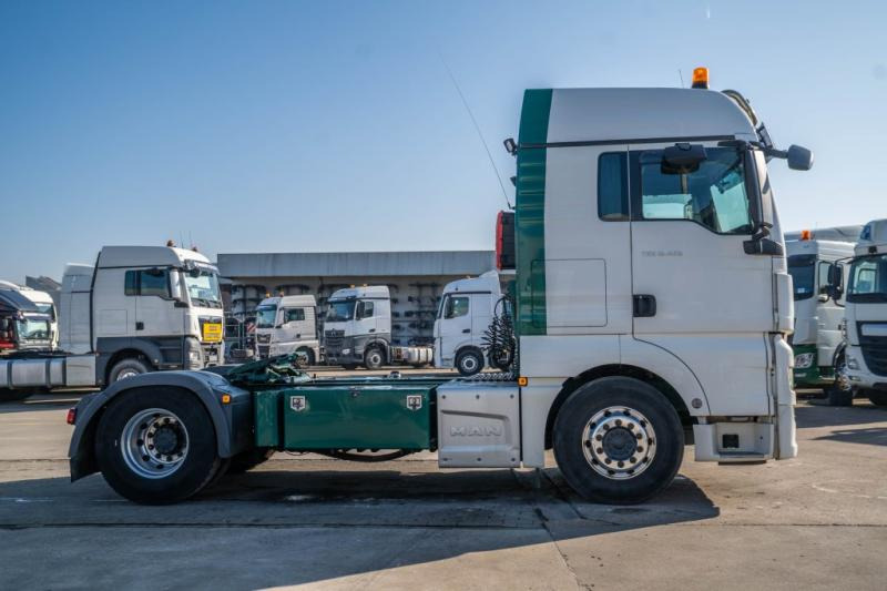 MAN TGX 18.460 XLX BLS -INTARDER-ADR - Nyergesvontató: 3 kép. MAN TGX 18.460 XLX BLS -INTARDER-ADR - Nyergesvontató: 3 kép.