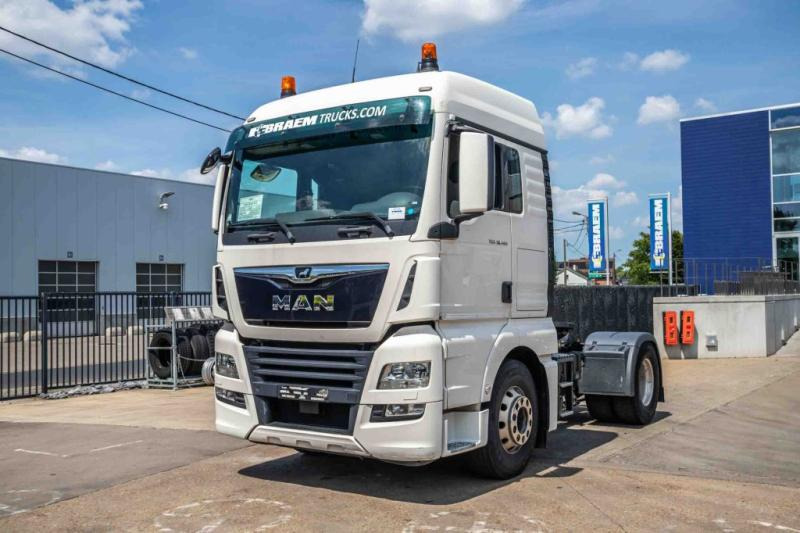 MAN TGX 18.460 XLX BLS+ INTARDER - Nyergesvontató: 1 kép. MAN TGX 18.460 XLX BLS+ INTARDER - Nyergesvontató: 1 kép.