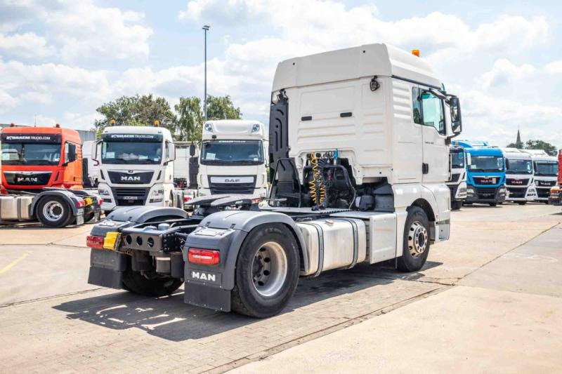 MAN TGX 18.460 XLX BLS+ INTARDER - Nyergesvontató: 3 kép. MAN TGX 18.460 XLX BLS+ INTARDER - Nyergesvontató: 3 kép.