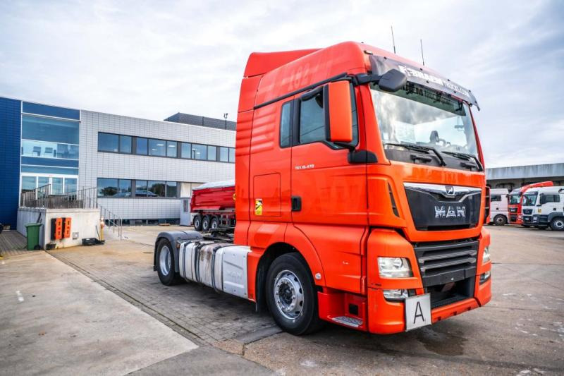 MAN TGX 18.470 BLS - HYDR. - Nyergesvontató: 2 kép. MAN TGX 18.470 BLS - HYDR. - Nyergesvontató: 2 kép.