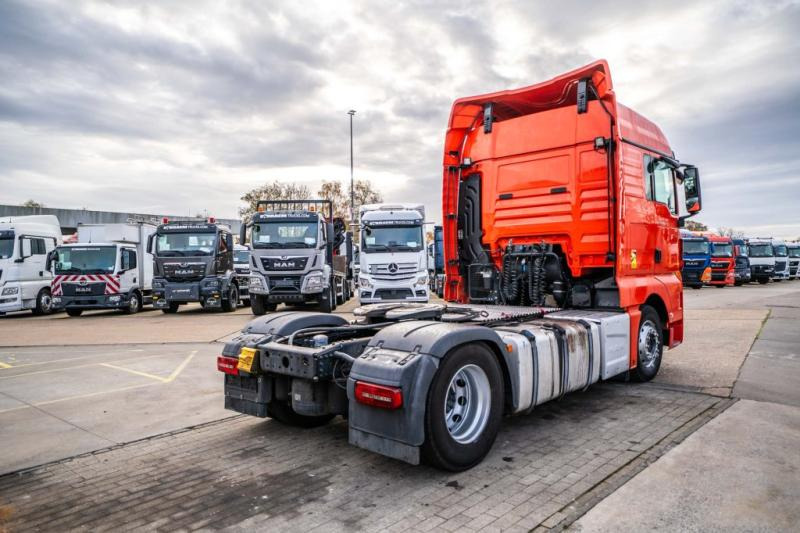 MAN TGX 18.470 BLS - HYDR. - Nyergesvontató: 4 kép. MAN TGX 18.470 BLS - HYDR. - Nyergesvontató: 4 kép.