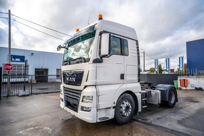MAN TGX 18.470 XLX BLS+HYDR. - Nyergesvontató: 1 kép. MAN TGX 18.470 XLX BLS+HYDR. - Nyergesvontató: 1 kép.