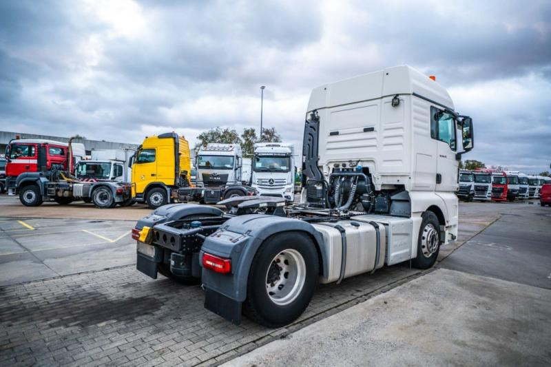 MAN TGX 18.470 XLX BLS+HYDR. - Nyergesvontató: 4 kép. MAN TGX 18.470 XLX BLS+HYDR. - Nyergesvontató: 4 kép.