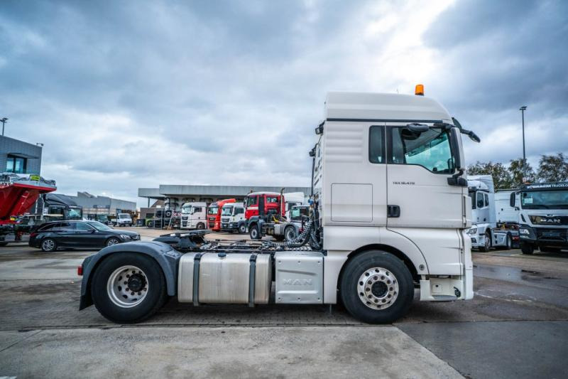 MAN TGX 18.470 XLX BLS+HYDR. - Nyergesvontató: 3 kép. MAN TGX 18.470 XLX BLS+HYDR. - Nyergesvontató: 3 kép.