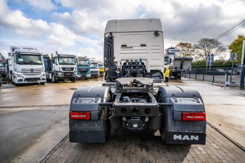 MAN TGX 18.470 XLX BLS+HYDR. - Nyergesvontató: 5 kép. MAN TGX 18.470 XLX BLS+HYDR. - Nyergesvontató: 5 kép.