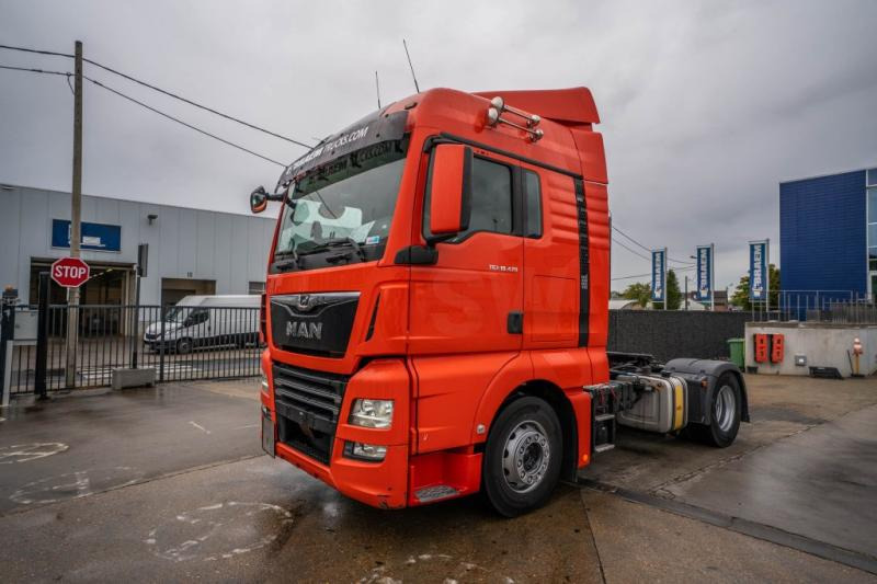 MAN TGX 18.470 XLX BLS+KIPHYDR. - Nyergesvontató: 1 kép. MAN TGX 18.470 XLX BLS+KIPHYDR. - Nyergesvontató: 1 kép.