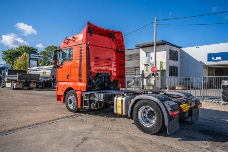 MAN TGX 18.470 XLX BLS+KIPHYDR. - Nyergesvontató: 5 kép. MAN TGX 18.470 XLX BLS+KIPHYDR. - Nyergesvontató: 5 kép.