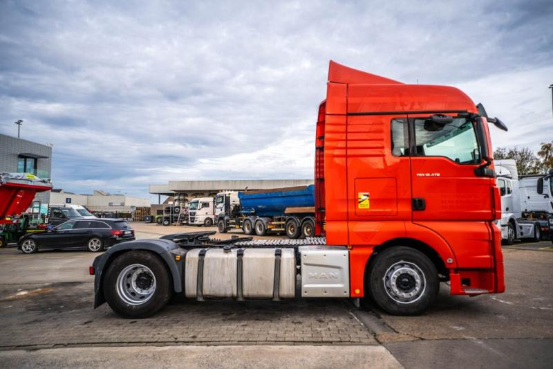 MAN TGX 18.470 XLX BLS+KIPHYDR. - Nyergesvontató: 3 kép. MAN TGX 18.470 XLX BLS+KIPHYDR. - Nyergesvontató: 3 kép.