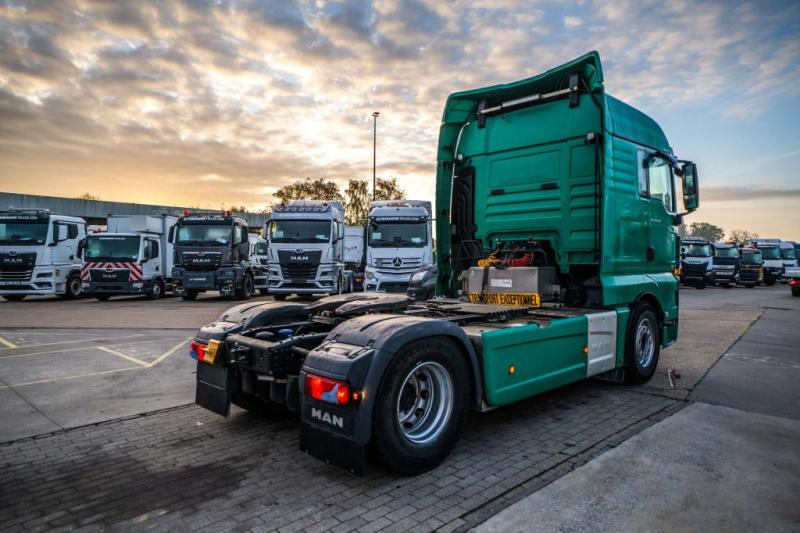 MAN TGX 18.500 XLX BLS + KIPHYDR. - Nyergesvontató: 5 kép. MAN TGX 18.500 XLX BLS + KIPHYDR. - Nyergesvontató: 5 kép.