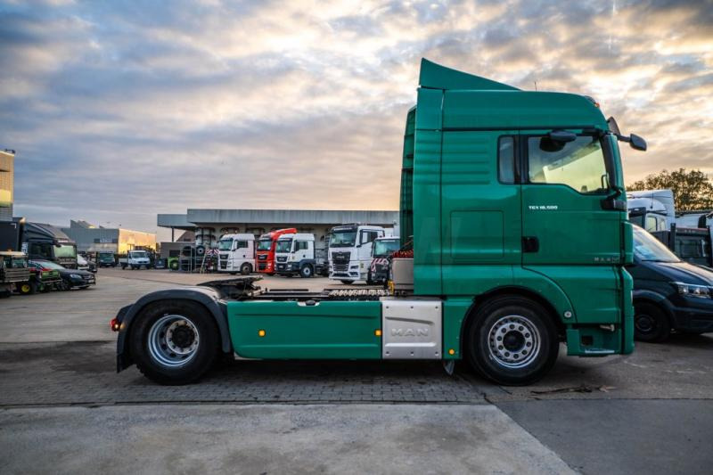 MAN TGX 18.500 XLX BLS + KIPHYDR. - Nyergesvontató: 4 kép. MAN TGX 18.500 XLX BLS + KIPHYDR. - Nyergesvontató: 4 kép.