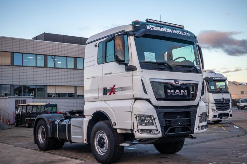 MAN TGX 18.510 BLS - 4X4H - Nyergesvontató: 3 kép. MAN TGX 18.510 BLS - 4X4H - Nyergesvontató: 3 kép.
