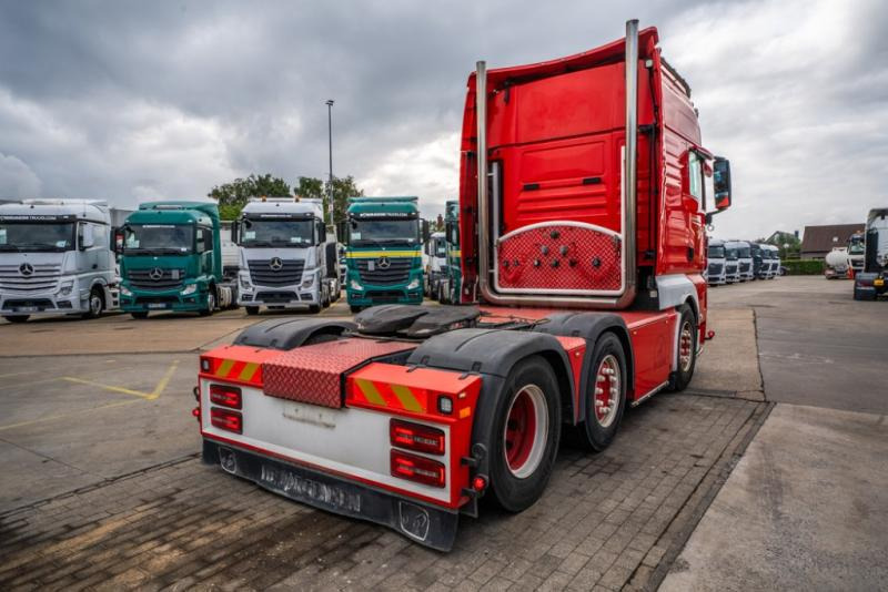 MAN TGX 26.500 XXL BLS - 6x2/4 - Nyergesvontató: 4 kép. MAN TGX 26.500 XXL BLS - 6x2/4 - Nyergesvontató: 4 kép.