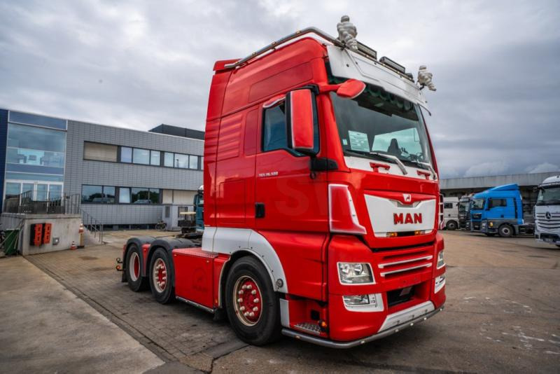 MAN TGX 26.500 XXL BLS - 6x2/4 - Nyergesvontató: 2 kép. MAN TGX 26.500 XXL BLS - 6x2/4 - Nyergesvontató: 2 kép.