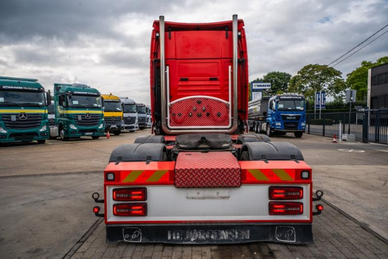 MAN TGX 26.500 XXL BLS - 6x2/4 - Nyergesvontató: 5 kép. MAN TGX 26.500 XXL BLS - 6x2/4 - Nyergesvontató: 5 kép.