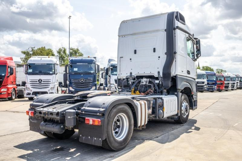 Mercedes AROCS 1845 HAD + HYDR. - Nyergesvontató: 3 kép. Mercedes AROCS 1845 HAD + HYDR. - Nyergesvontató: 3 kép.