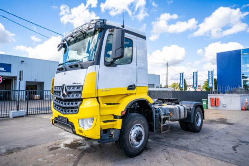 Mercedes AROCS 2045 AS (cardan) - Nyergesvontató: 1 kép. Mercedes AROCS 2045 AS (cardan) - Nyergesvontató: 1 kép.