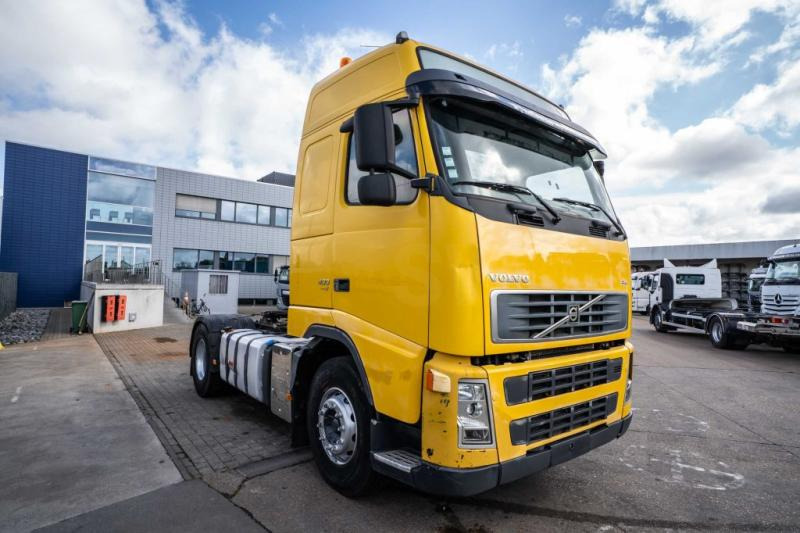 Volvo FH 400+E5+KIPHYDR. - Nyergesvontató: 2 kép. Volvo FH 400+E5+KIPHYDR. - Nyergesvontató: 2 kép.