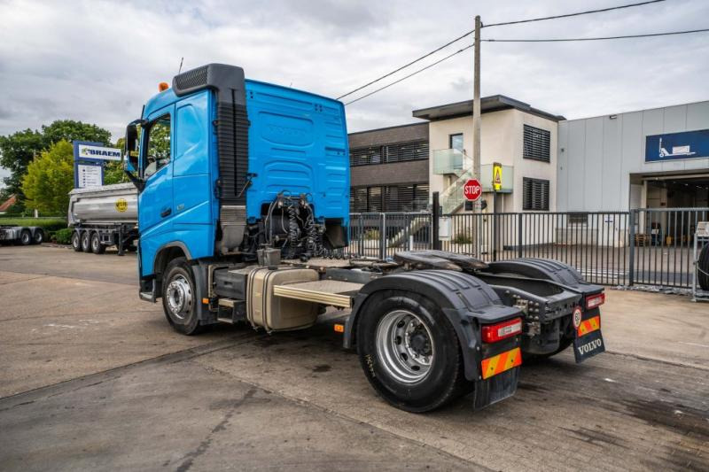 Volvo FH 420 +KIPHYDR - 266 555 KM - Nyergesvontató: 5 kép. Volvo FH 420 +KIPHYDR - 266 555 KM - Nyergesvontató: 5 kép.