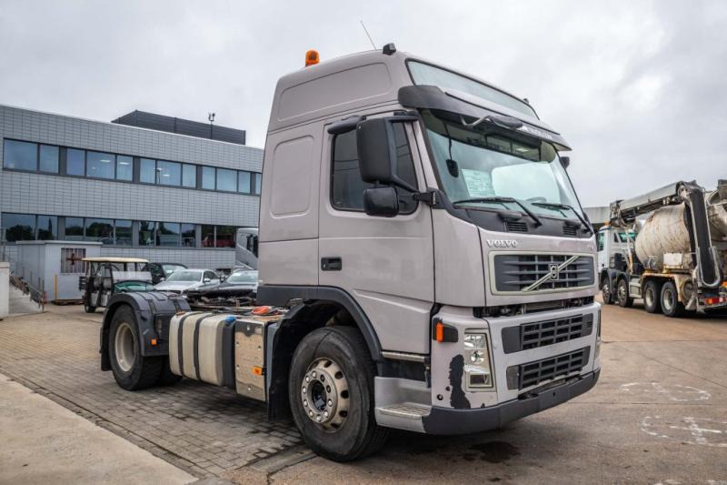 Volvo FM(FH) 420 GLOBE+KIPHYDR. - Nyergesvontató: 2 kép. Volvo FM(FH) 420 GLOBE+KIPHYDR. - Nyergesvontató: 2 kép.