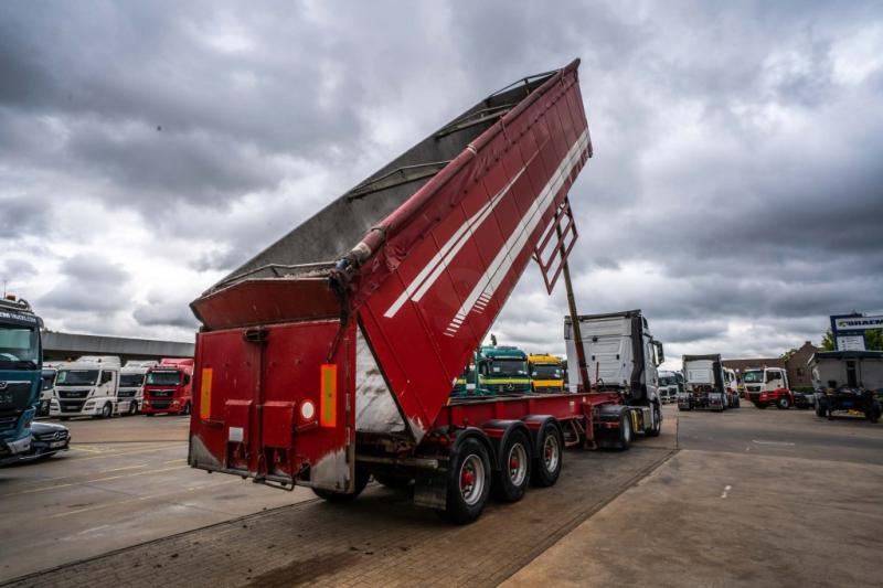 Ova 390K95-ALU- 45 M3 - Félpótkocsi billenőplatós: 4 kép. Ova 390K95-ALU- 45 M3 - Félpótkocsi billenőplatós: 4 kép.