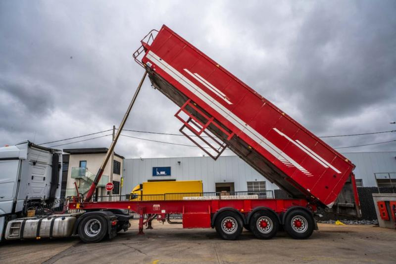 Ova 390K95-ALU- 45 M3 - Félpótkocsi billenőplatós: 2 kép. Ova 390K95-ALU- 45 M3 - Félpótkocsi billenőplatós: 2 kép.