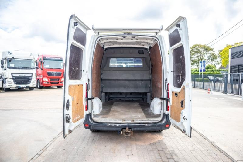 Renault MASTER 125 DCI + 6+1 personen - Furgon: 5 kép. Renault MASTER 125 DCI + 6+1 personen - Furgon: 5 kép.