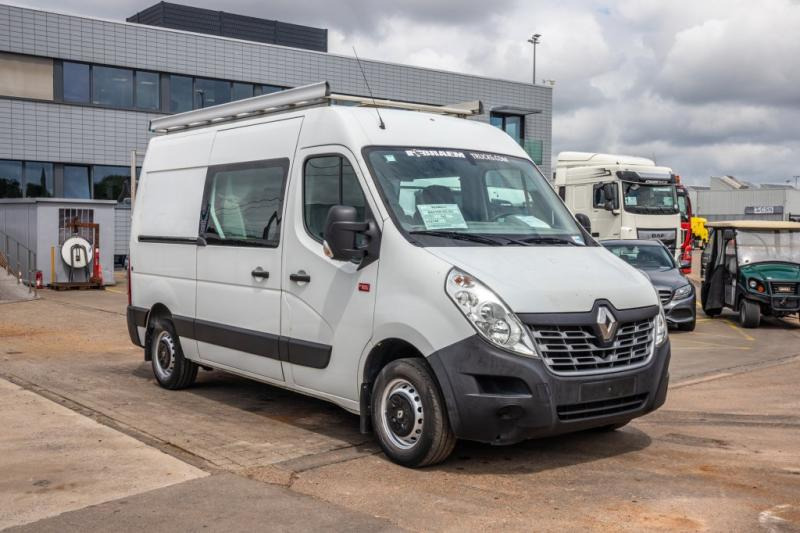 Renault MASTER 125 DCI + 6+1 personen - Furgon: 2 kép. Renault MASTER 125 DCI + 6+1 personen - Furgon: 2 kép.