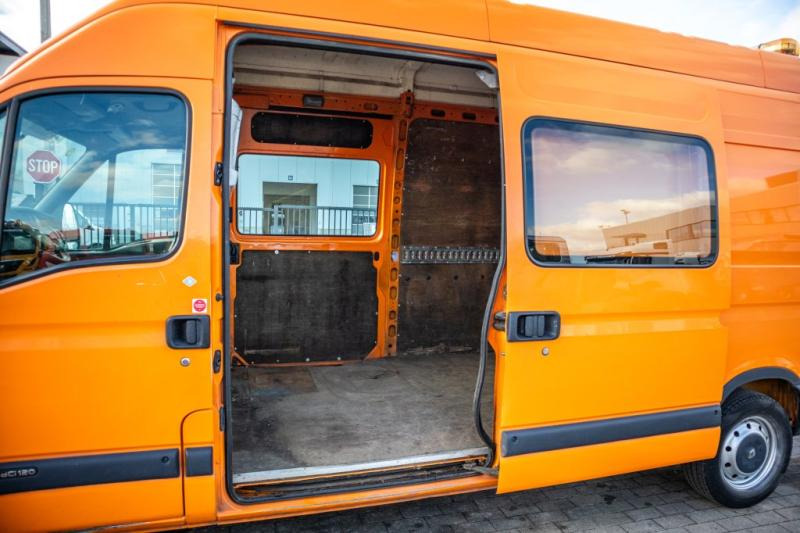 Renault MASTER 2.5 DCI - Furgon: 5 kép. Renault MASTER 2.5 DCI - Furgon: 5 kép.