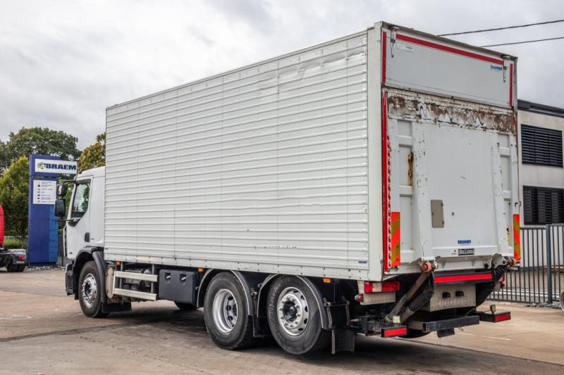 Renault PREMIUM 340 DXI-6X2 - Dobozos felépítményű teherautó: 4 kép. Renault PREMIUM 340 DXI-6X2 - Dobozos felépítményű teherautó: 4 kép.