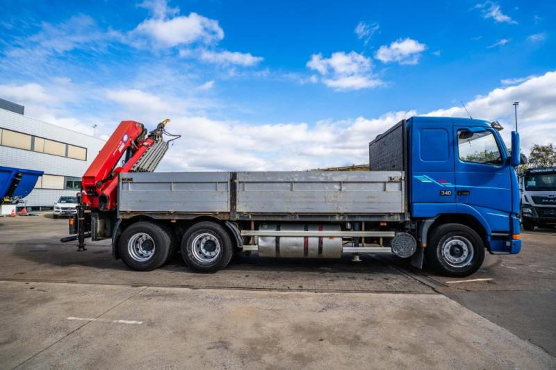 Volvo FH 340 - HMF 2420 K6 (2012) - Platós teherautó, Darus autó: 3 kép. Volvo FH 340 - HMF 2420 K6 (2012) - Platós teherautó, Darus autó: 3 kép.