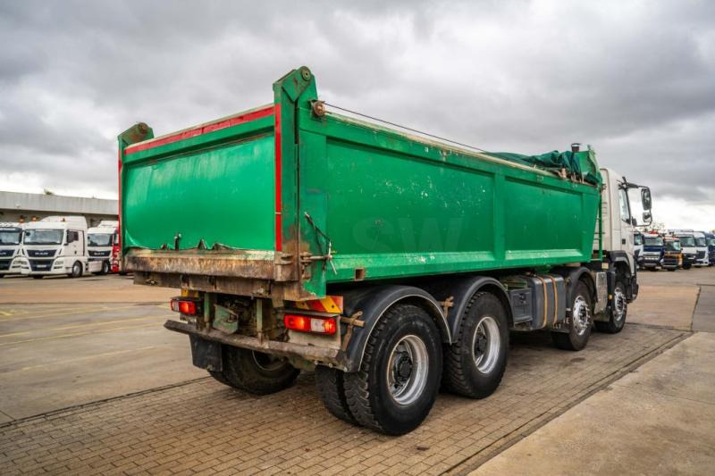 Volvo FMX 420 -8x4 - Billenőplatós teherautó: 4 kép. Volvo FMX 420 -8x4 - Billenőplatós teherautó: 4 kép.
