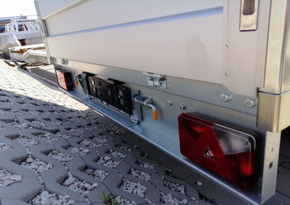 Besttrailers CONDOR III - Platós pótkocsi: 4 kép. Besttrailers CONDOR III - Platós pótkocsi: 4 kép.