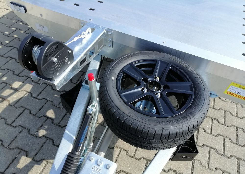 Besttrailers REBEL (Jupiter) - Pótkocsi autószállító: 4 kép. Besttrailers REBEL (Jupiter) - Pótkocsi autószállító: 4 kép.