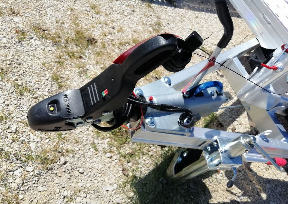 Besttrailers Silverstone - Pótkocsi autószállító: 4 kép. Besttrailers Silverstone - Pótkocsi autószállító: 4 kép.