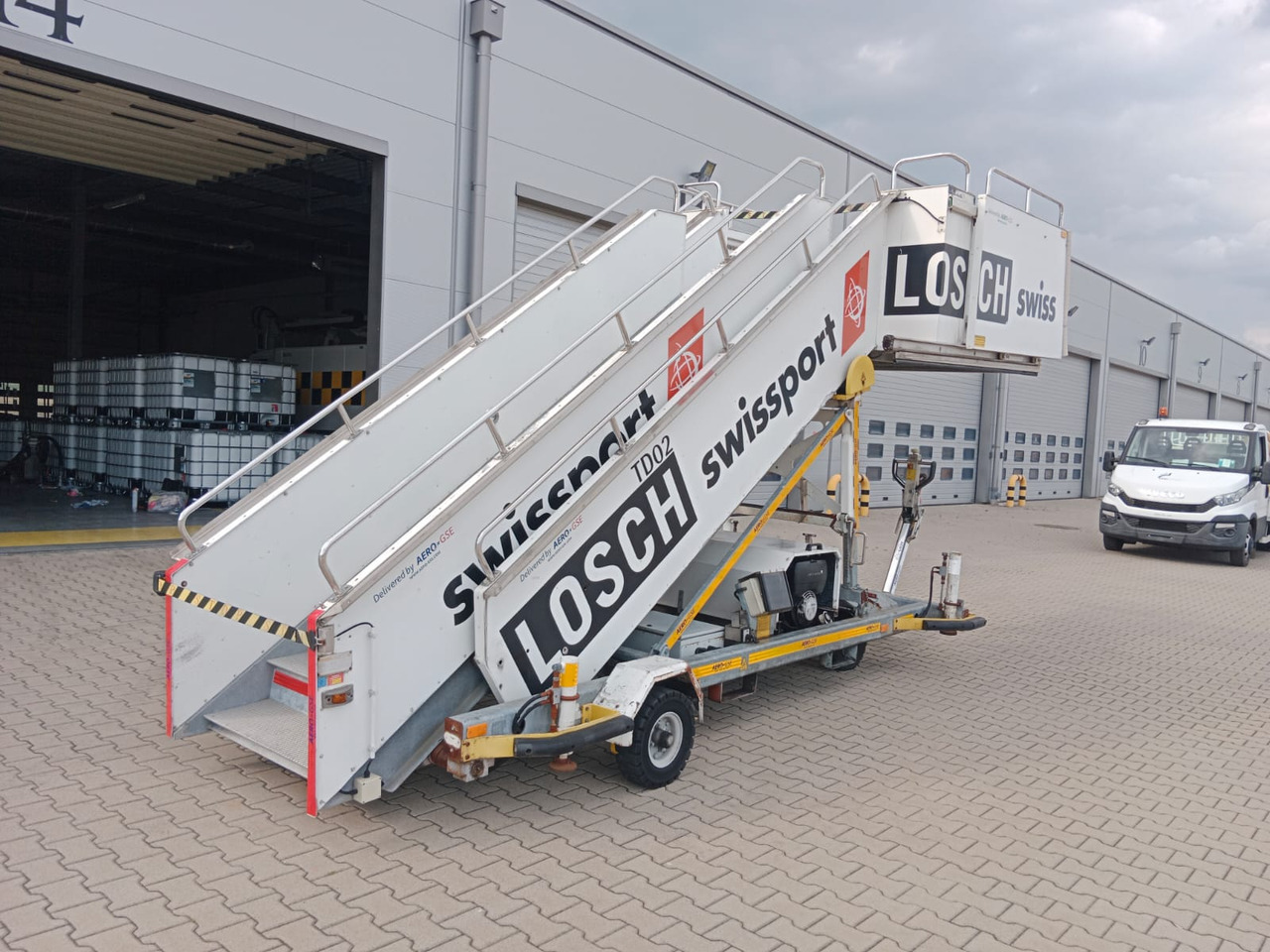 Denge TS3800 - Utaslépcső: 1 kép. Denge TS3800 - Utaslépcső: 1 kép.