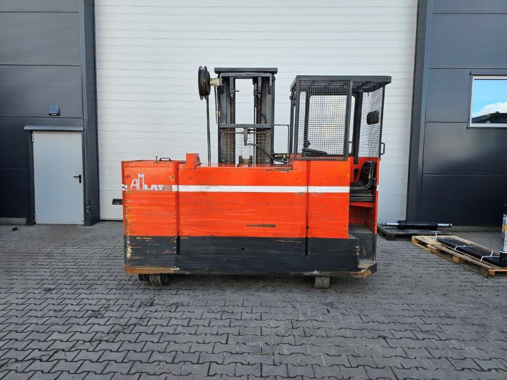 Amlat LT30-4V/140 - Négyutas tolóoszlopos targoncá: 4 kép. Amlat LT30-4V/140 - Négyutas tolóoszlopos targoncá: 4 kép.