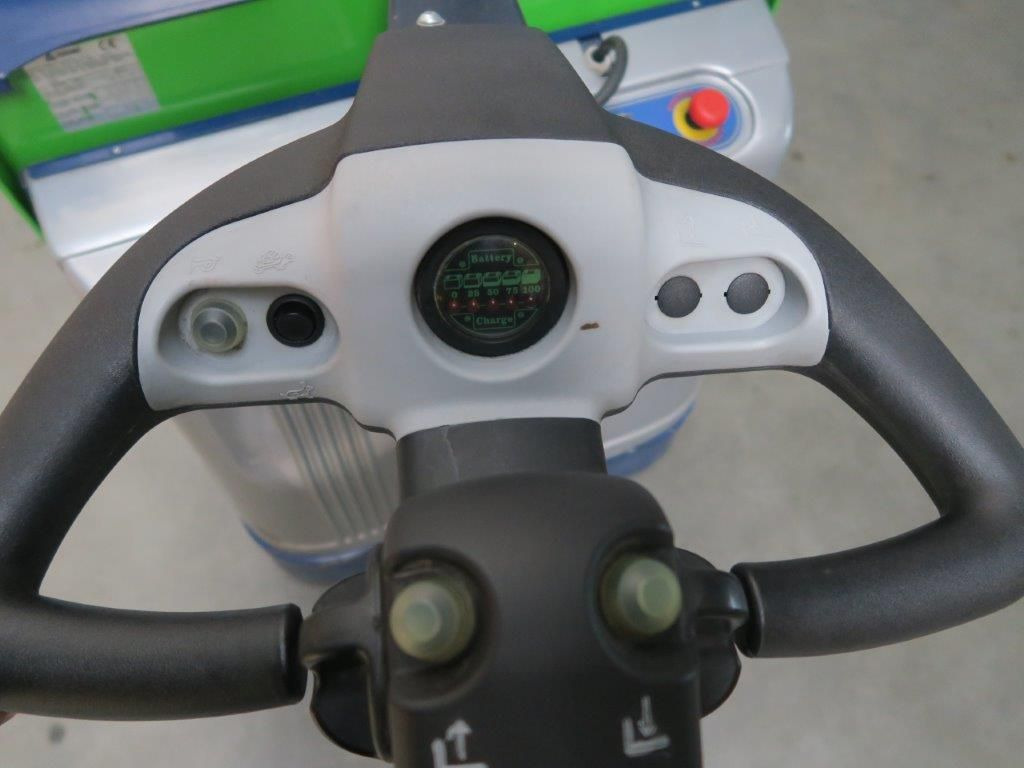 Armanni SL PESATORE 200/200 - Waage - Kézi raklapemelő: 5 kép. Armanni SL PESATORE 200/200 - Waage - Kézi raklapemelő: 5 kép.