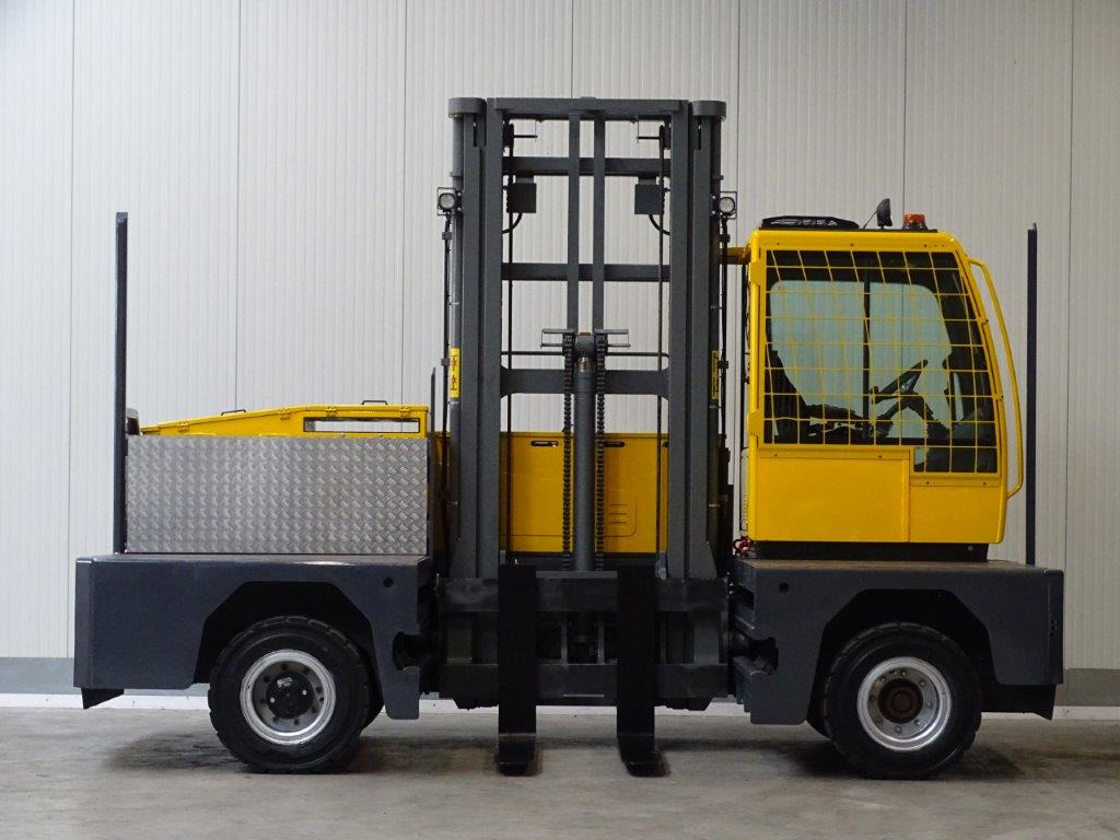 Baumann EGX50/14/75TR - TRIPLEX - Oldalrakodó targoncá: 1 kép. Baumann EGX50/14/75TR - TRIPLEX - Oldalrakodó targoncá: 1 kép.